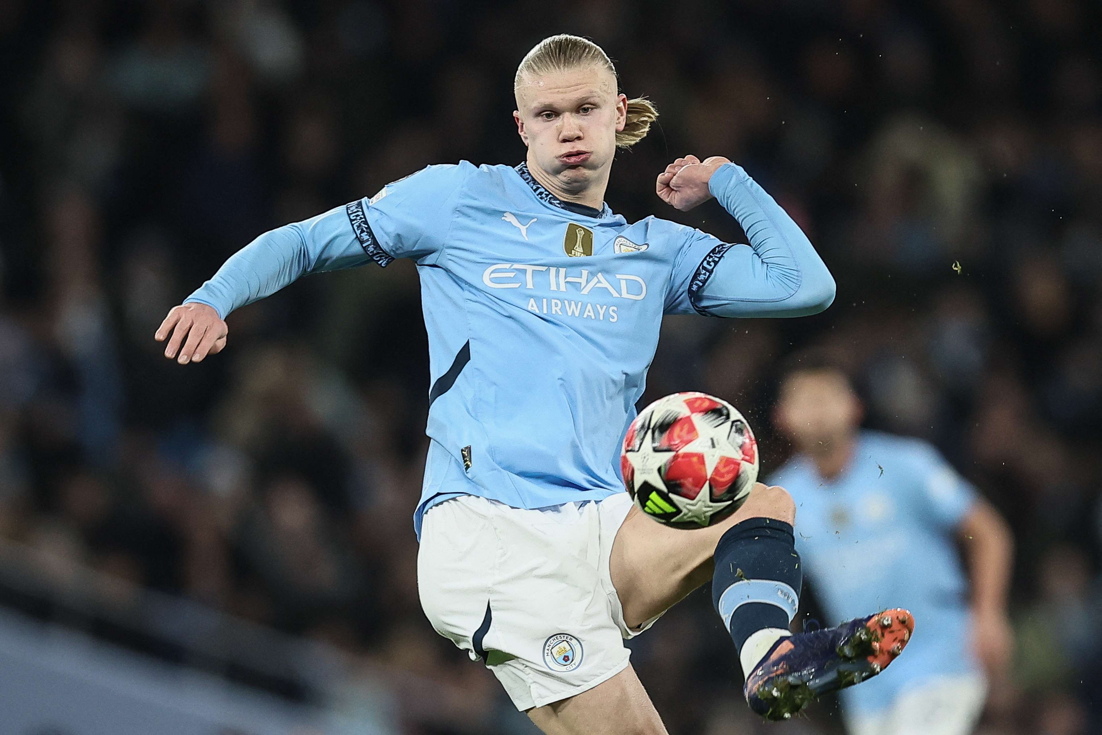 “球场核心：8号位的掌控者”